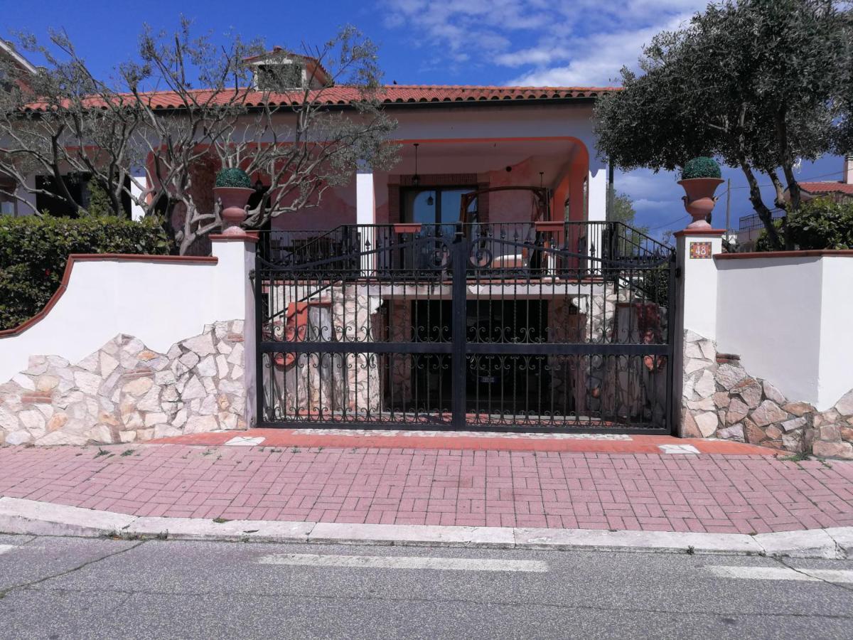 Villa Carlini Passoscuro Buitenkant foto